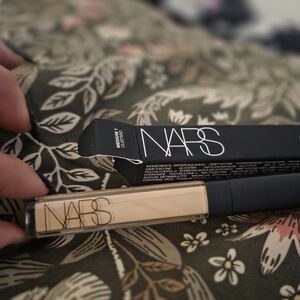NARS Radiant Creamy Concealer - Light/Medium Beige